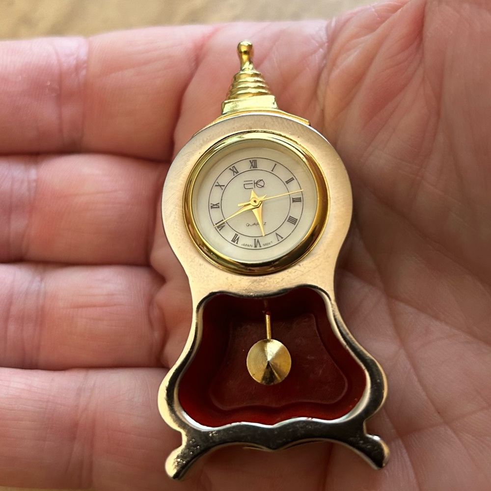 New Miniature 2tone Clock with Gold silver & red Accents-keeps perfect time